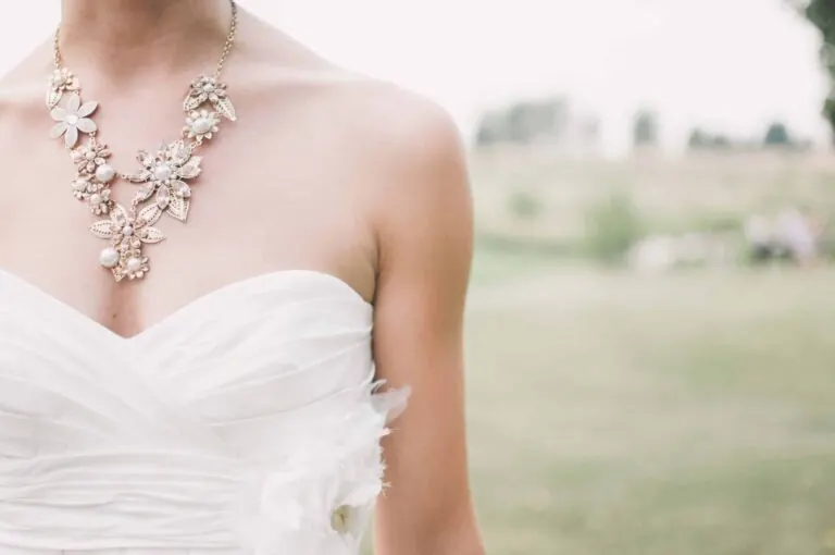 Fine jewelry arrangement